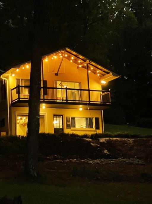 Вілла Cozy, Lake Lanier Property With Amazing Views Досонвілль Екстер'єр фото