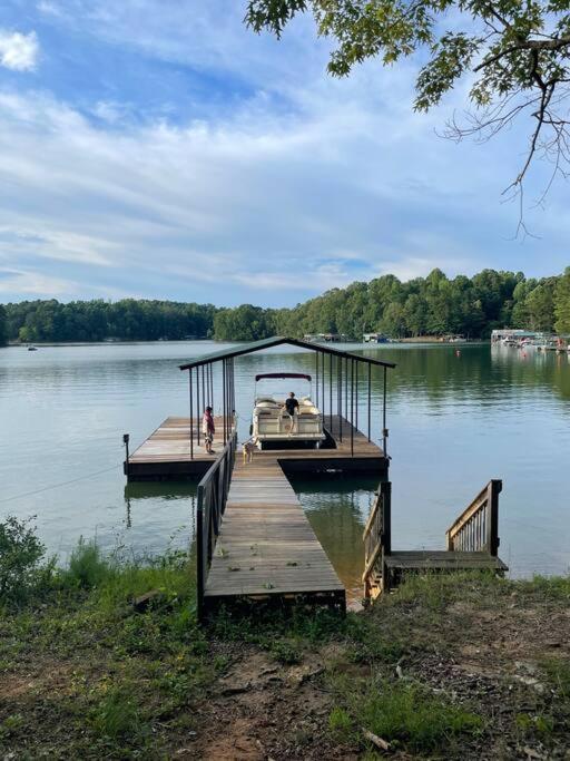 Вілла Cozy, Lake Lanier Property With Amazing Views Досонвілль Екстер'єр фото